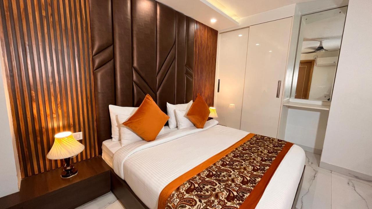 Hotel Keshav Residency Near Medanta Pure Veg คูร์เคาน์ ภายนอก รูปภาพ